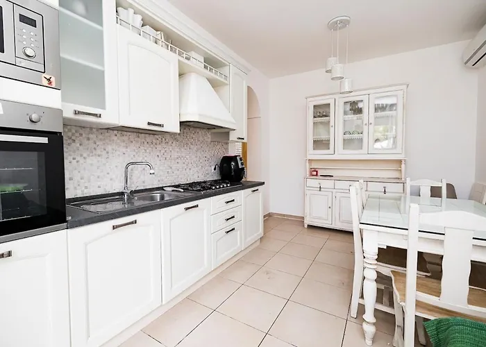 Machiavelli-villetta Con Giardino - Baiaverde-lido